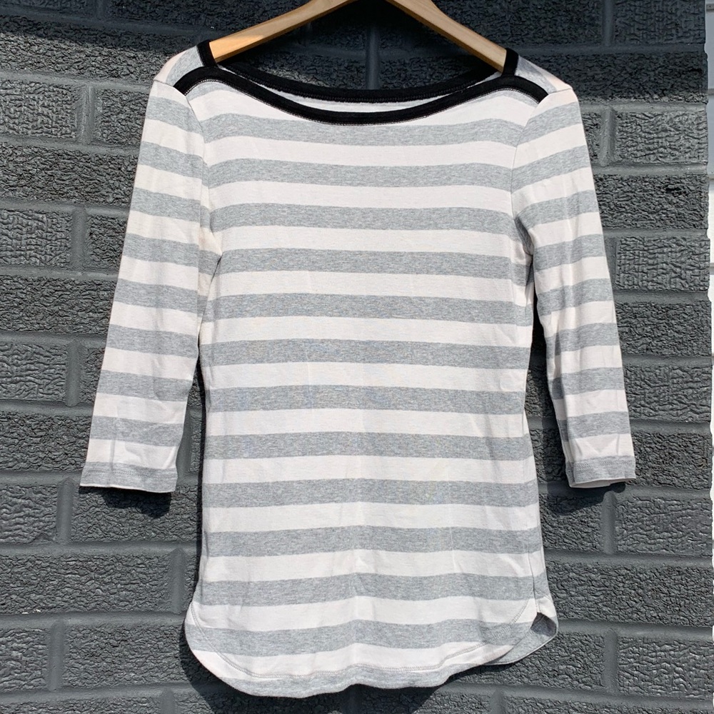 Gap Stripped Gray 3/4 Shirt